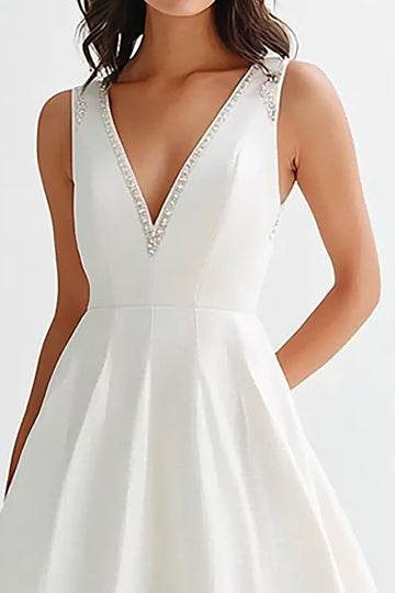 Blanc Sans Manches Une Ligne Satin Mat Robe Longue de Graduation